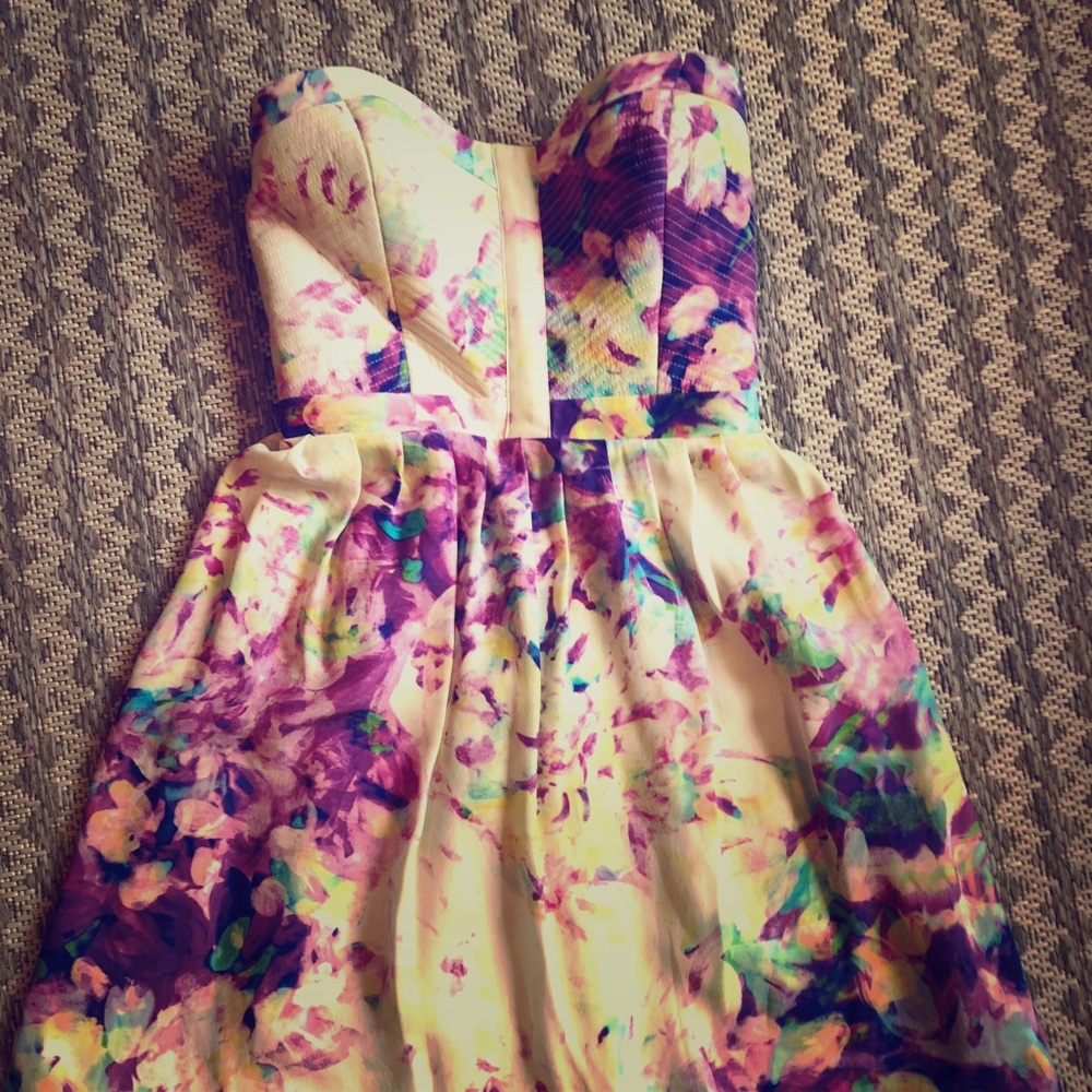 Sweet strapless dress